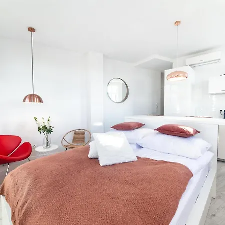 Zelazna Apartment *