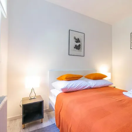 Zelazna Apartment *